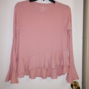 $⬇️ 🌺 AEO Pink Ruffle Shirt Size Small 🌺